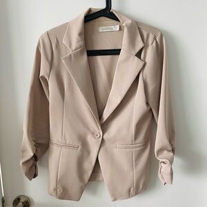 Beige Scrunch 3/4 Sleeve Blazer